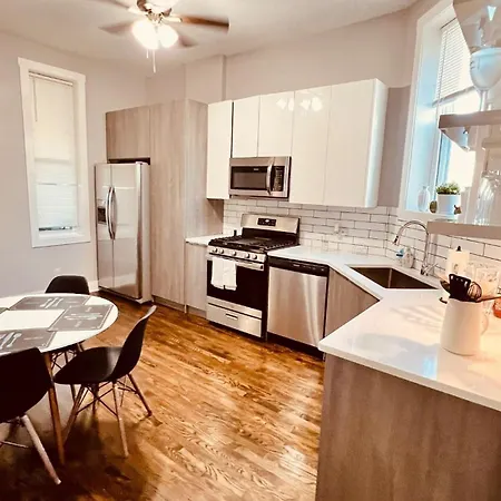 Modern Pilsen Chicago Apartment